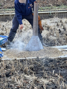 もみ殻燻炭づくり